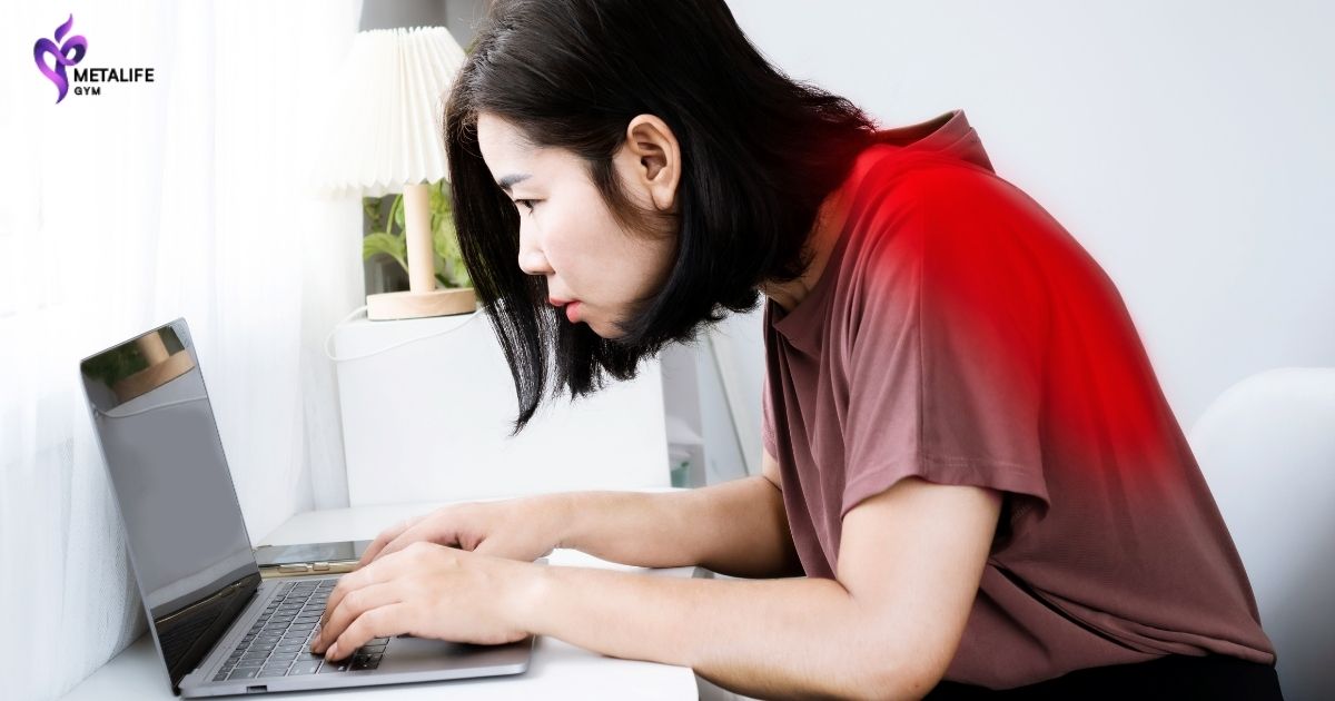 درمان قوز پشت بدون جراحی در متالایف